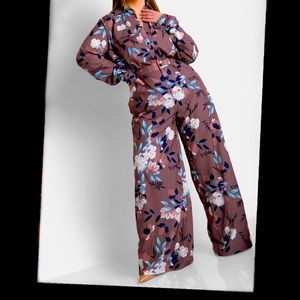 Plus Size Womens two piece suite with collard long sleeves